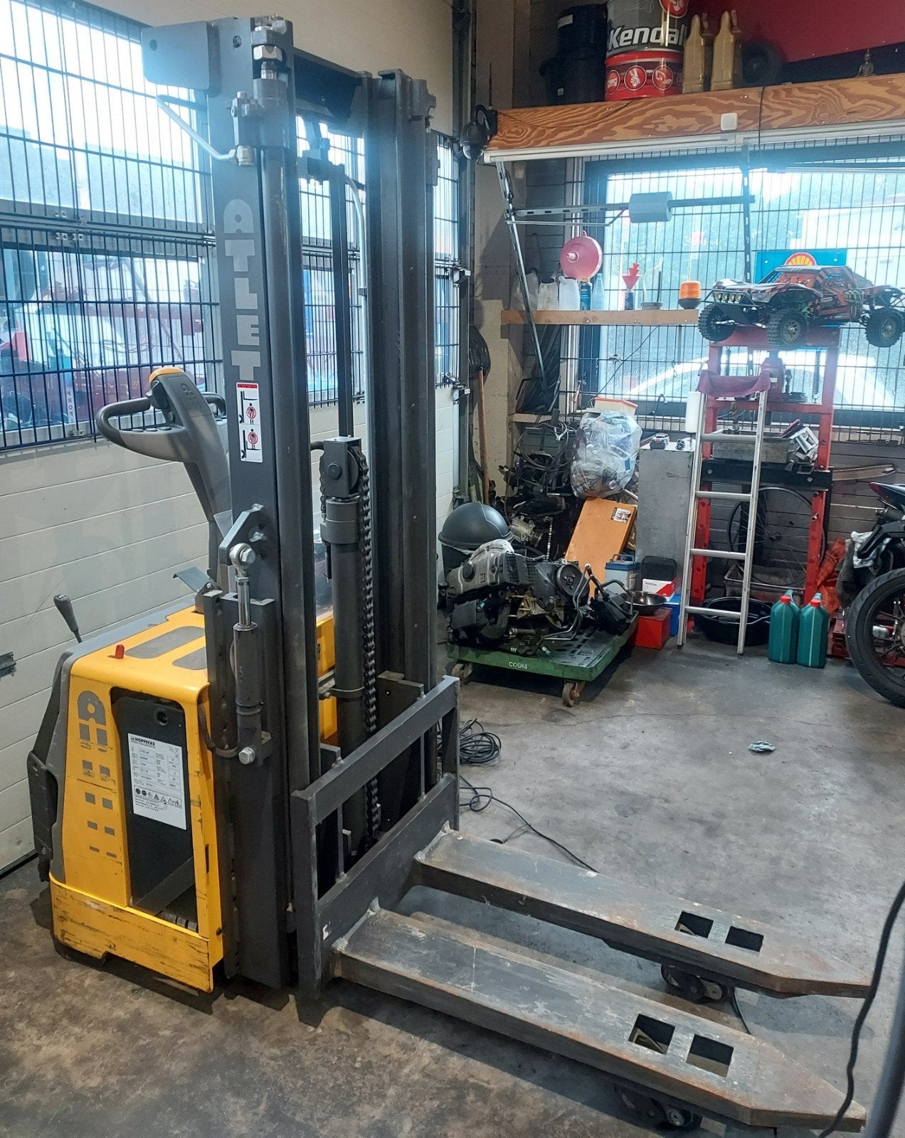 Stapelaar Atlet Nova TS 140 dubbelstock freelift, Ophalen