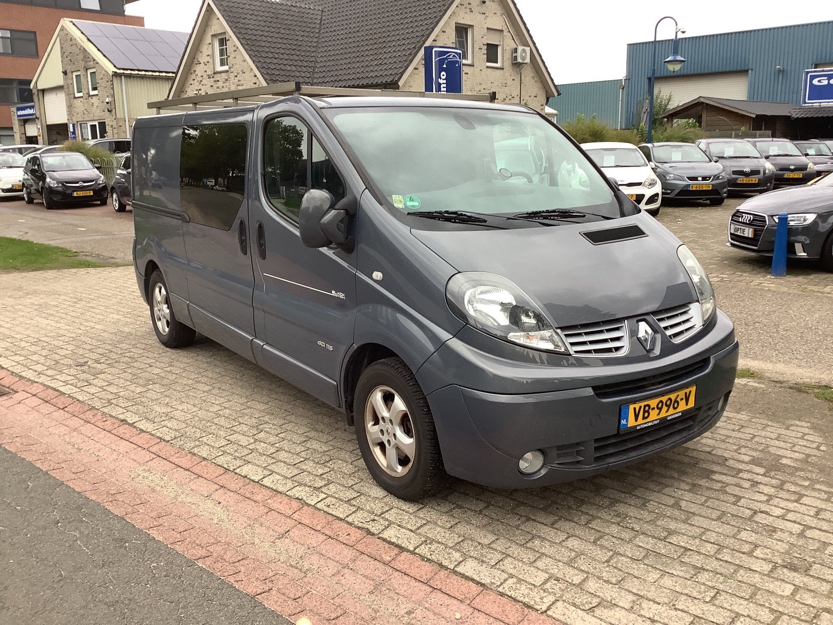 Renault Trafic ROLSTOELBUS  115pkAutomaat black edition, Voorwielaandrijving, 1995 cc, 4 cilinders, Origineel Nederlands