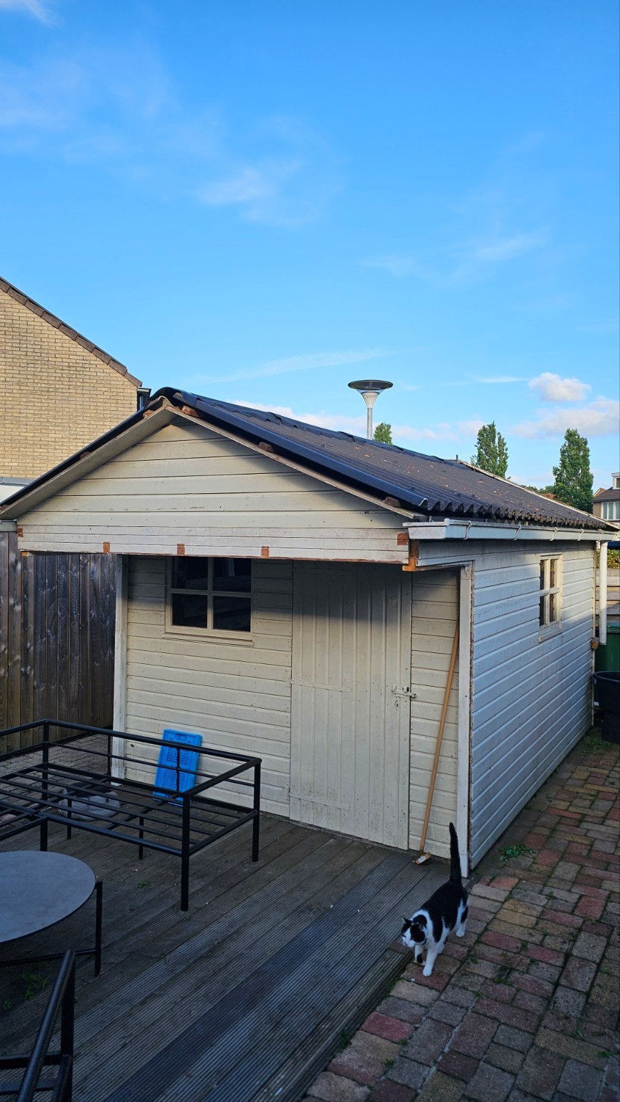 GRATIS ; Houtwerk schuur - wit geverfd, prima conditie., Gebruikt, 250 tot 500 cm, Schuur, Ophalen of Verzenden