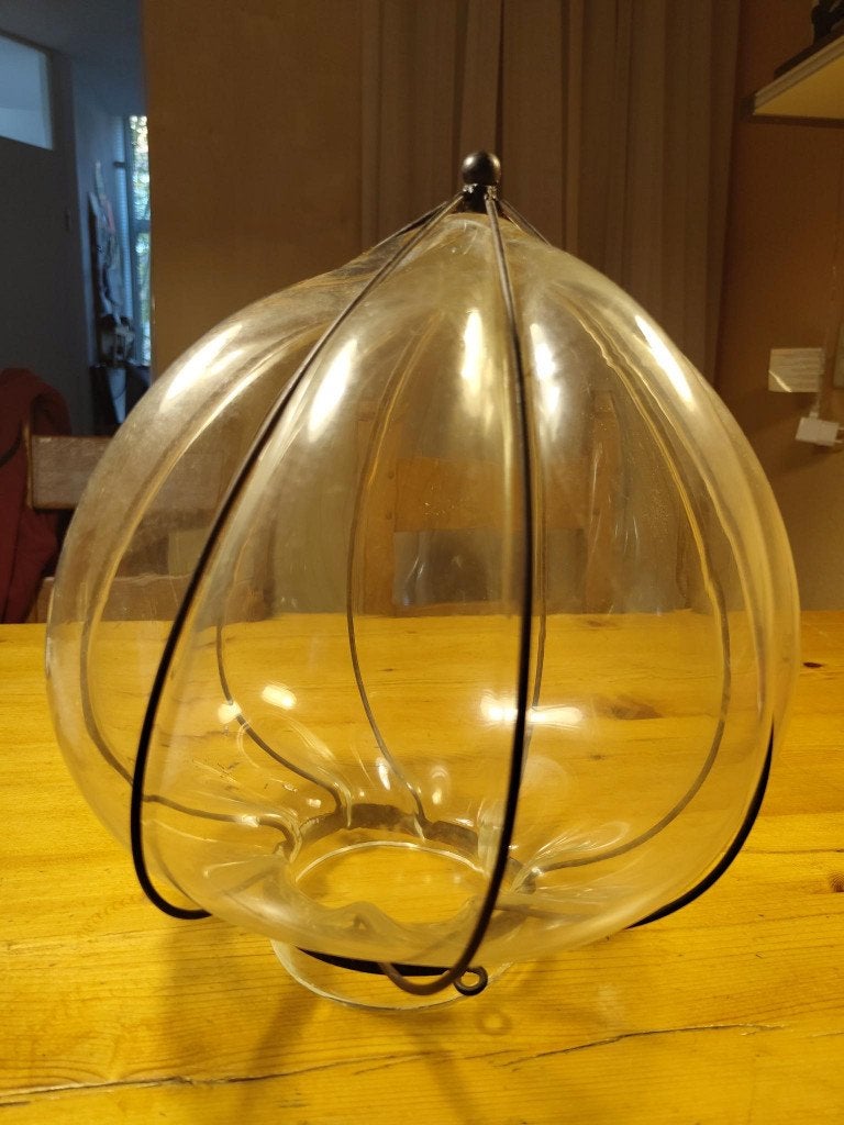 Venetiaanse lamp: vintage glazen hanglamp met metalen frame, Huis en Inrichting, Ophalen, Gebruikt, Vintage, E27 (groot)