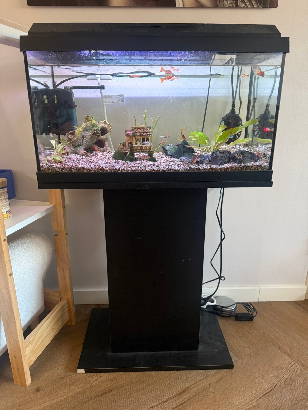 Aquarium met standaard, Dieren en Toebehoren, Ophalen, Inclusief toebehoren, Gebruikt, Aquariummeubel