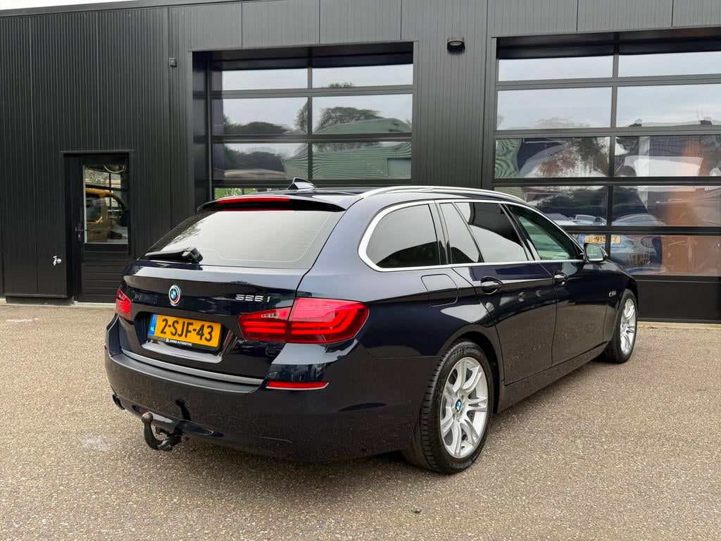 BMW 5-serie Touring 528i High Luxury Edition DigiDash Xenon, Auto's, BMW, Automaat, Gebruikt, Euro 6, 2000 kg