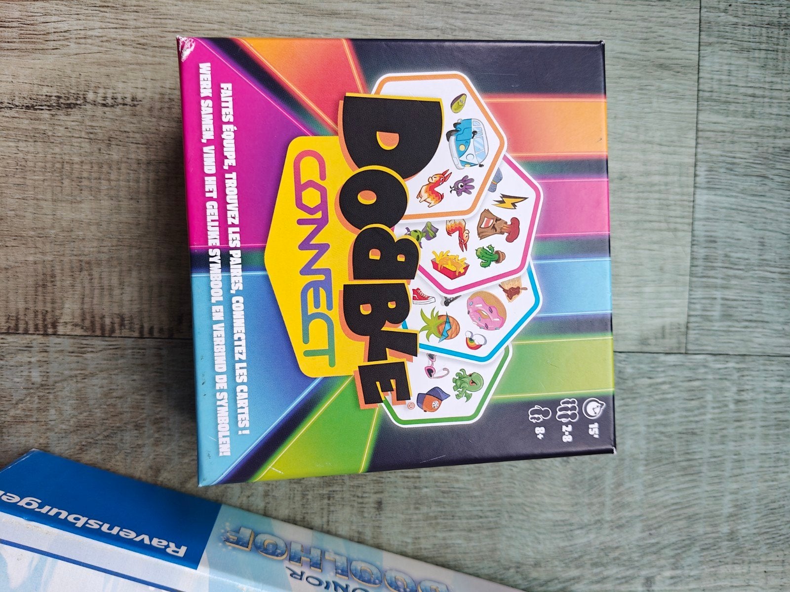 Dobble Connect - Snel en uitdagend kaartspel, Vijf spelers of meer, Ophalen of Verzenden, Nieuw, Asmodee