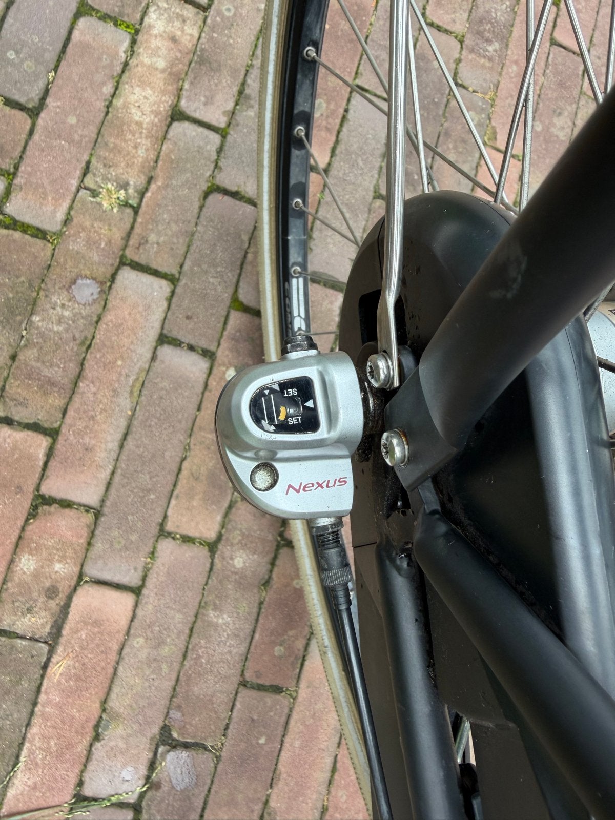Foto 5 van Batavus PACKD Damesfiets - Mat Zwart, 3 versnellingen