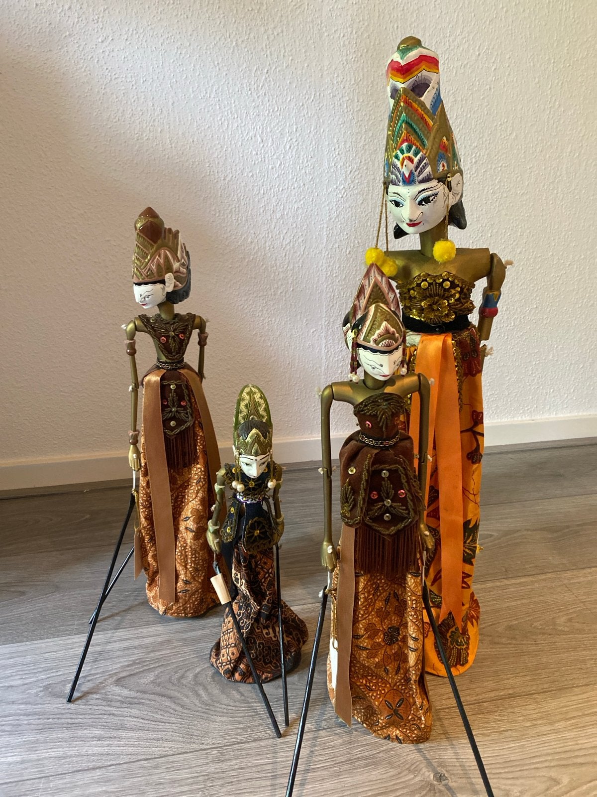 Set van 4 Wayang Golek poppen uit Indonesië, Ophalen of Verzenden, Gebruikt