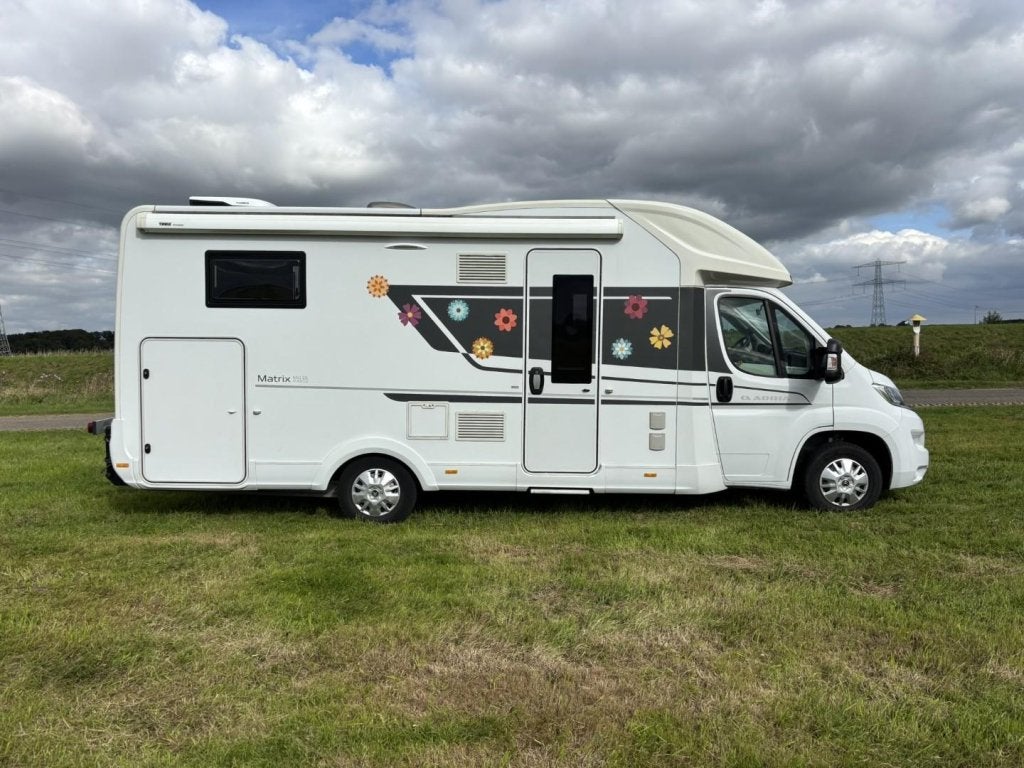 Adria Matrix Axess 650 DL | 2022 | 69000 KM | Zonnepanelen, Niet ingevuld, Ringverwarming, Bedrijf, Boiler