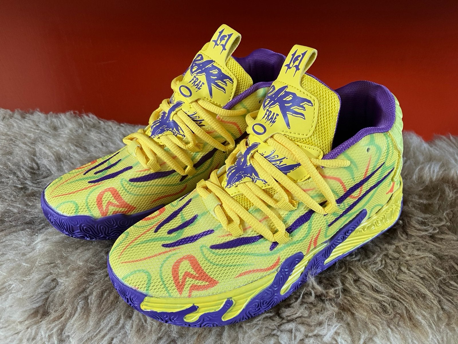 Basketbal sport schoenen 37 NIEUW, Kleding | Dames, Schoenen, Ophalen of Verzenden, Nieuw, Geel, Sneakers of Gympen