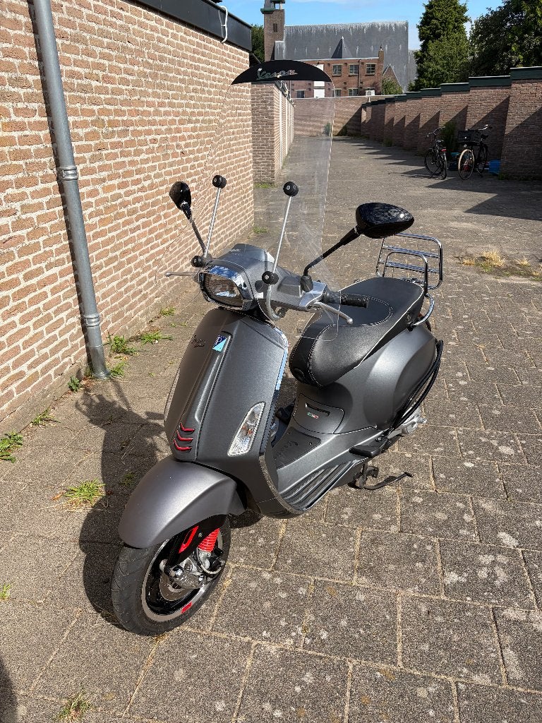 Bijzonder mooie Vespa Sprint Sport Mat Grijs, Ophalen, Vespa S, Zo goed als nieuw, Benzine