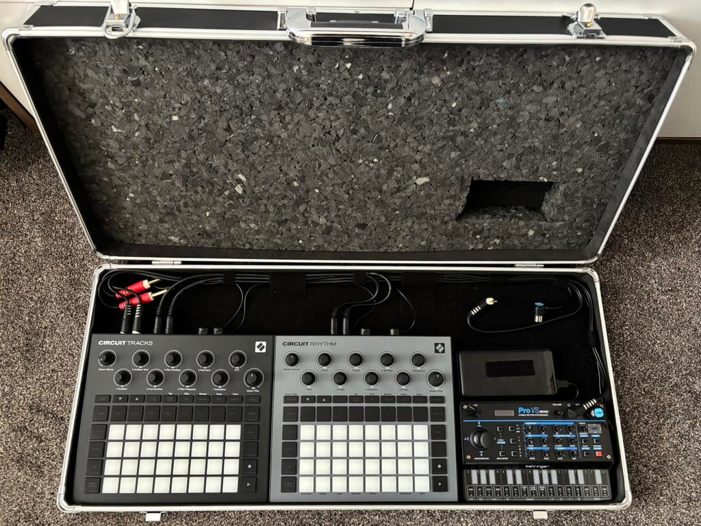 DAW-less set, Novation Circuit Tracks en Rhythm, Pro VS mini, Muziek en Instrumenten, Ophalen, Zo goed als nieuw
