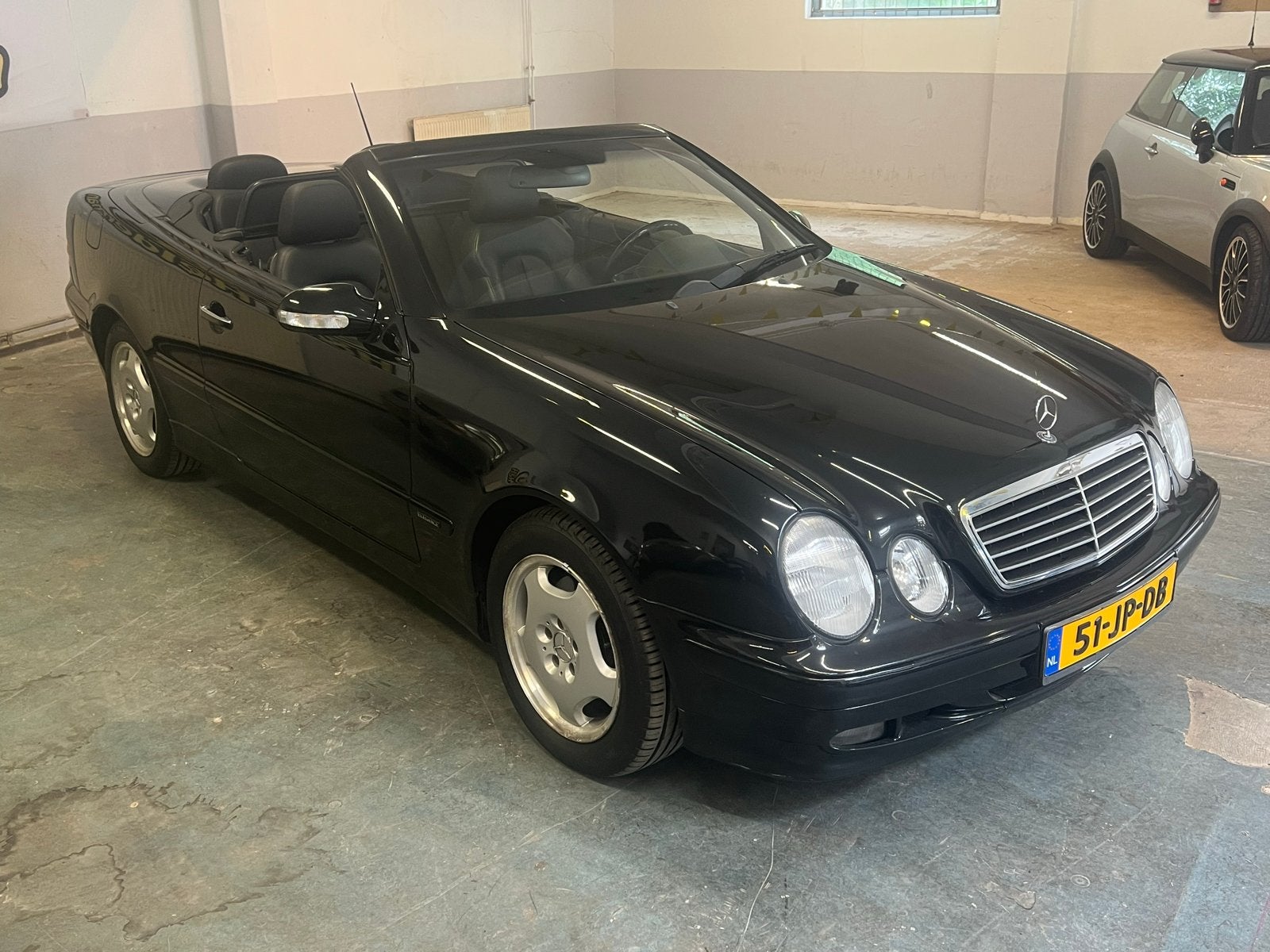 Mercedes-Benz CLK 2.0 Clk200 Komp Cabrio Final AUT 2002, Auto's, Mercedes-Benz, Automaat, 1998 cc, Achterwielaandrijving, Zwart