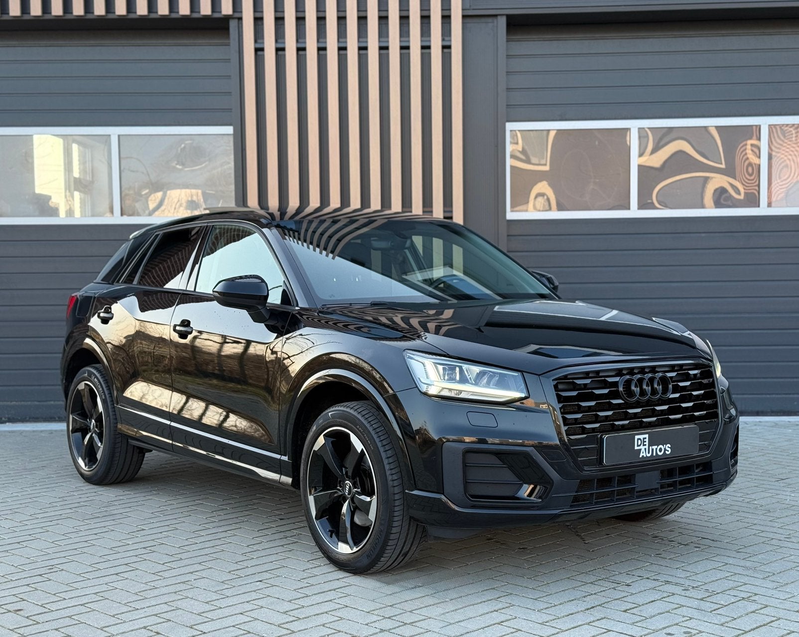 Audi Q2 S-line / Automaat / PANO / 150PK / VOL!, Dealer onderhouden, Stof, 4 cilinders, Verblindingsvrij grootlicht