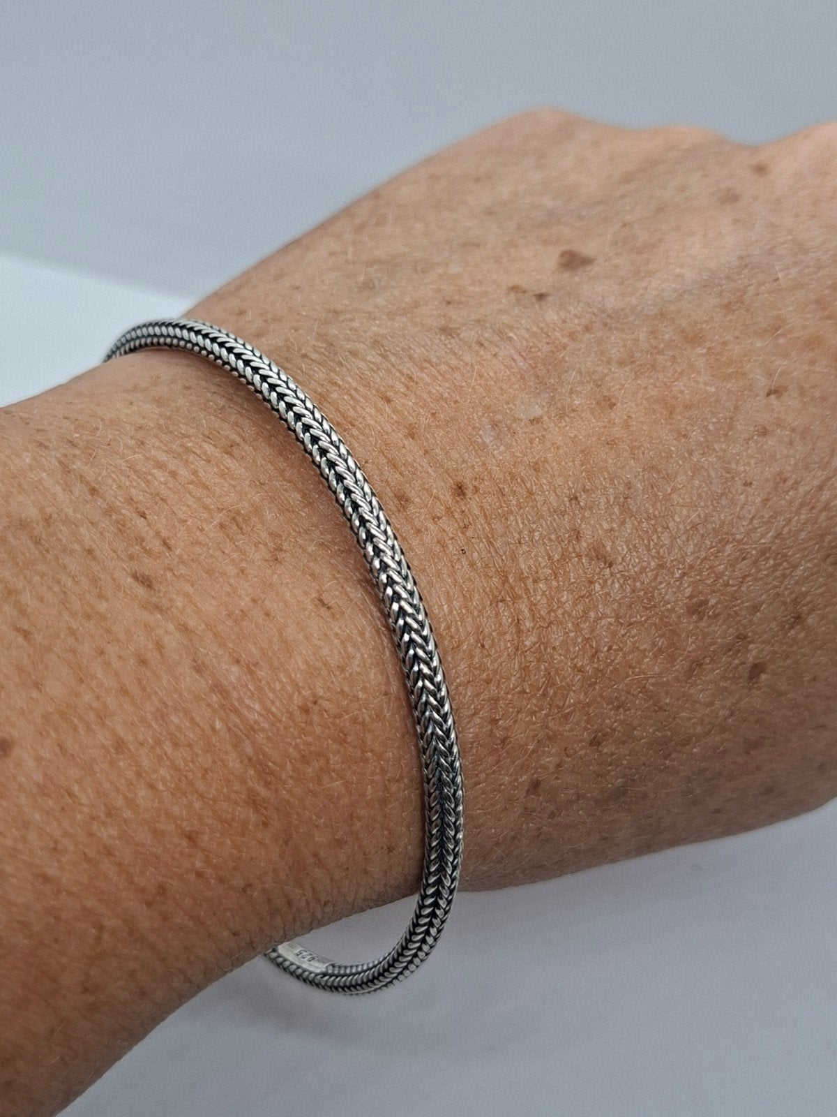 Buddha to Buddha Dunia Ellen Zilveren Bangle Maat L, Sieraden, Tassen en Uiterlijk, Armbanden, Ophalen of Verzenden, Nieuw, Zilver