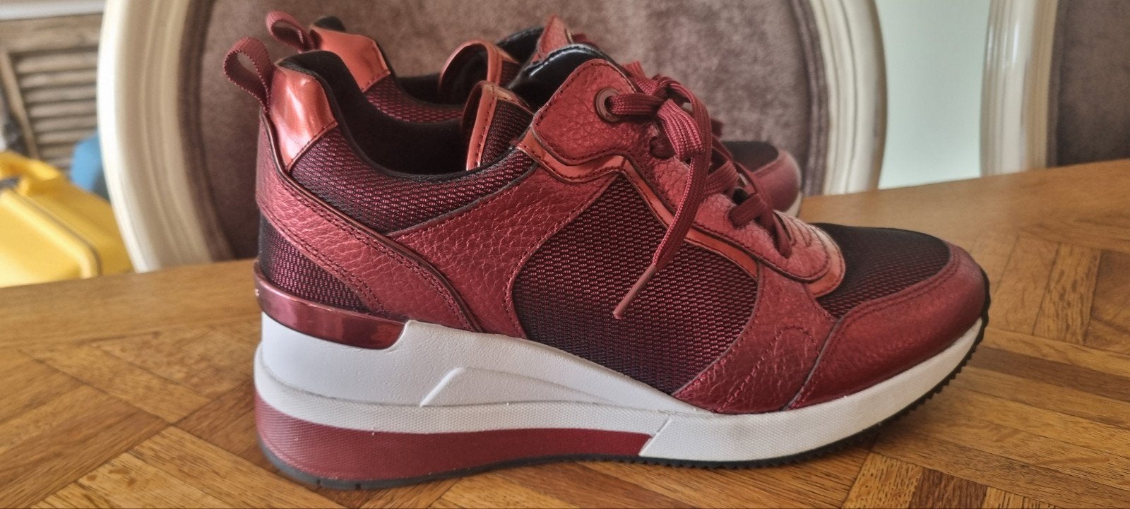 Michael Kors Sneakers Rood/Bordeaux metallic Maat 39, Michael Kors, Ophalen of Verzenden, Rood, Sneakers of Gympen