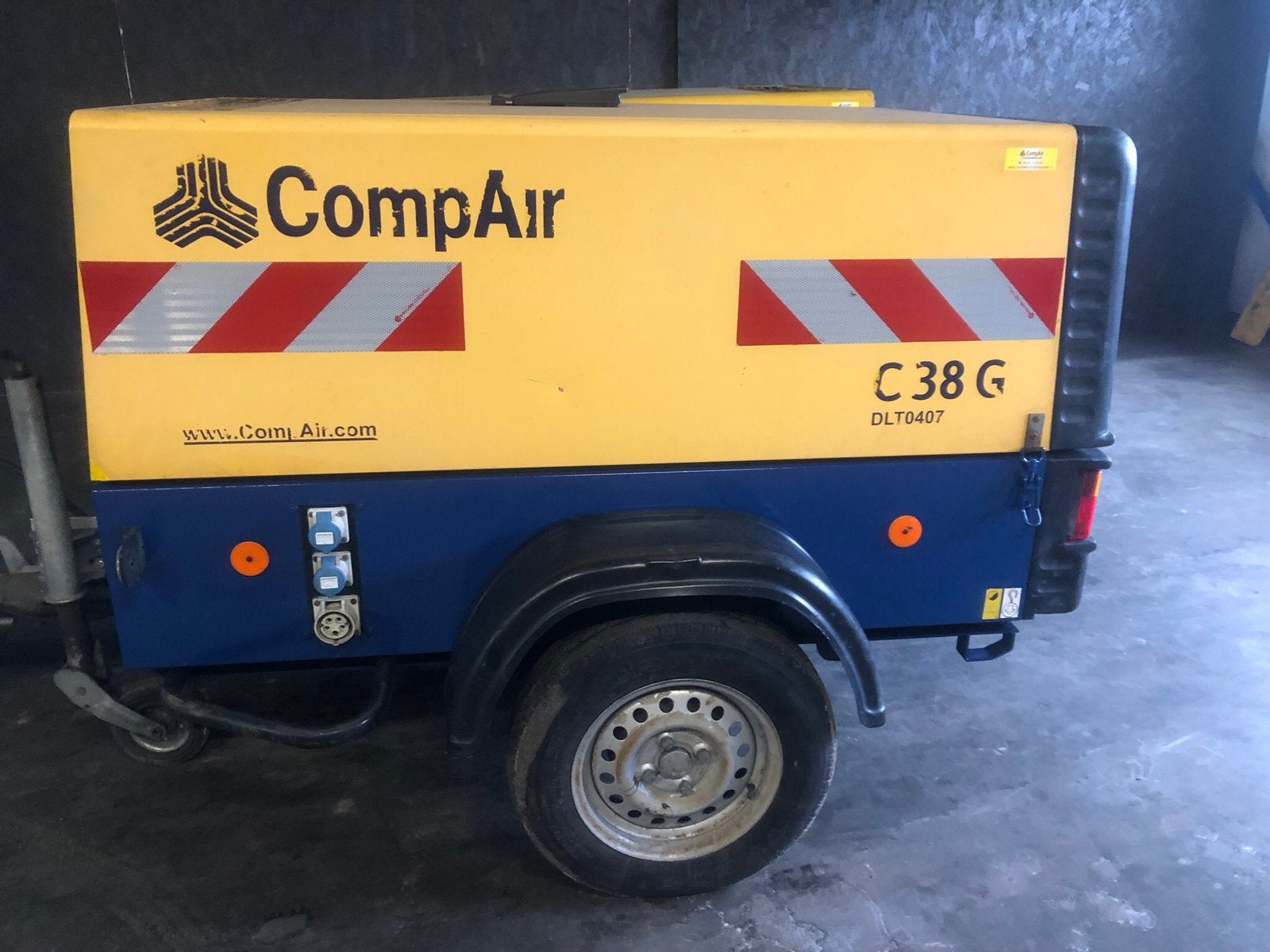 CompAir C 38. Dieselcompressor., Ophalen