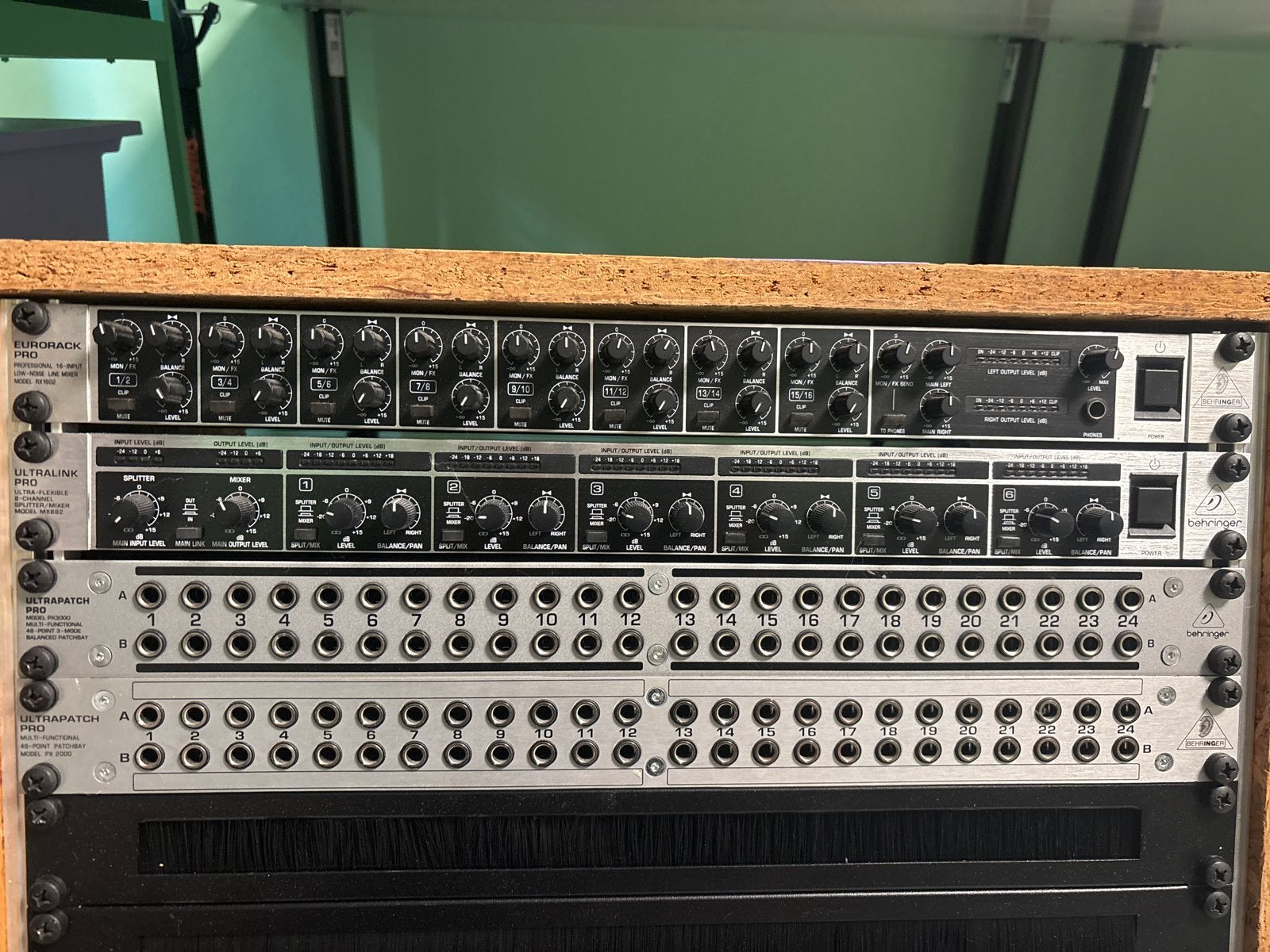 Behringer Ultralink Pro MX882 - Professionele Mixer/Splitter, Muziek en Instrumenten, Mengpanelen, Ophalen of Verzenden, Gebruikt