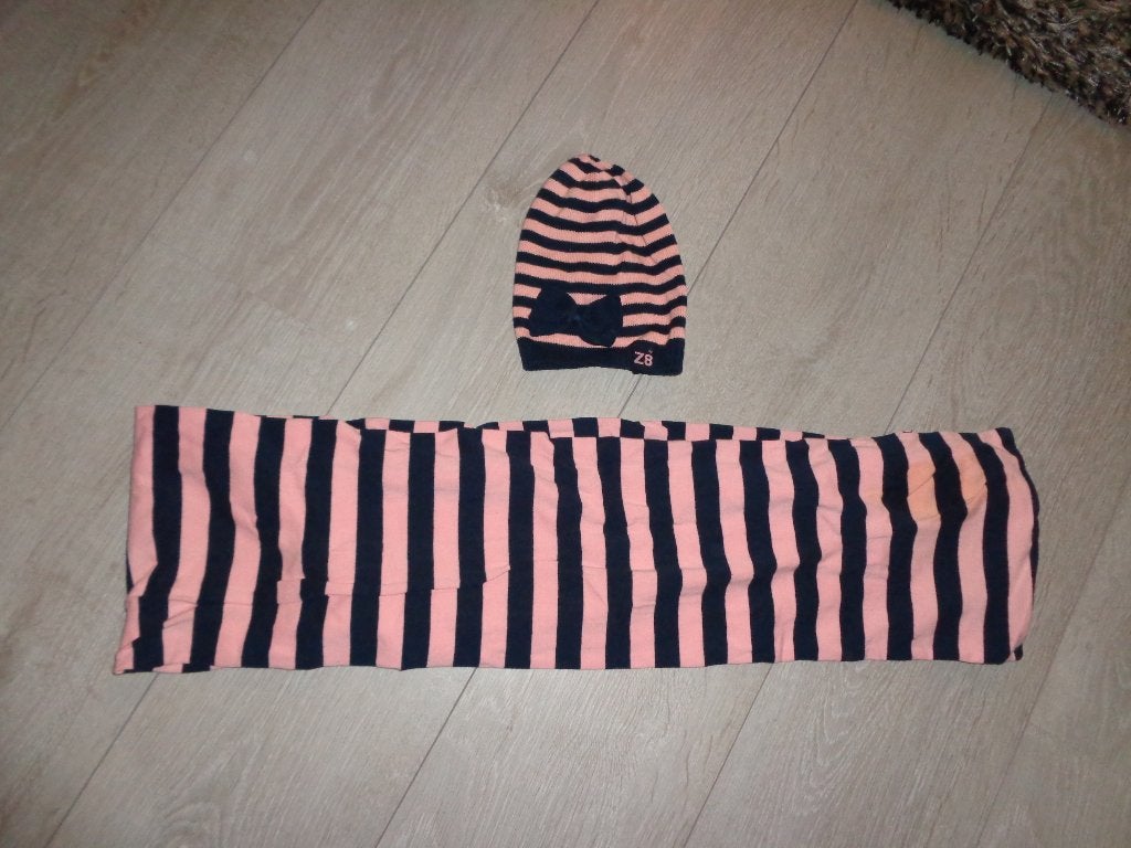 roze/blauw gestreepte sjaal en muts van Z8, Kinderen en Baby's, Kinderkleding | Mutsen, Sjaals en Handschoenen, Gebruikt, 110 t/m 116
