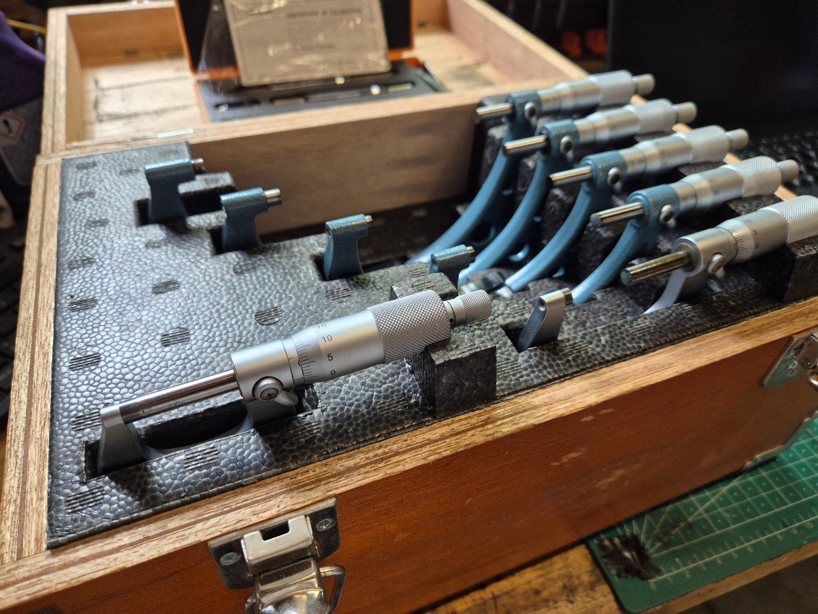 Mitutoyo Micrometer Set 0-150mm in Houten Kist, Doe-het-zelf en Verbouw, Ophalen of Verzenden, Gebruikt, Overige meters