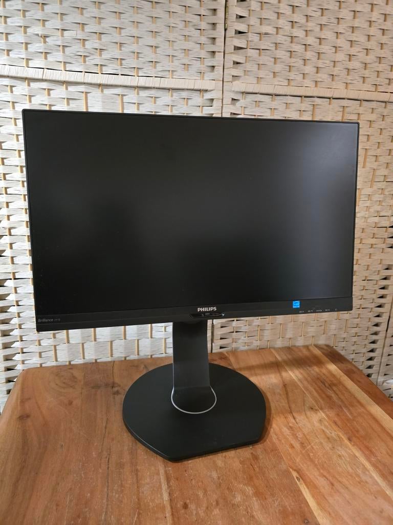 Philips 24 inch monitor met USB C ( ingebouwde dock ) + adap, Computers en Software, Monitoren, IPS, Full HD, Ophalen of Verzenden