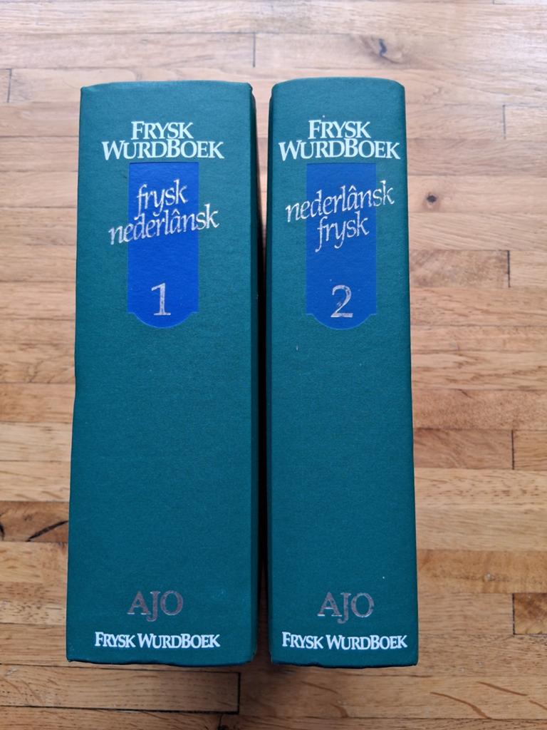 2 delige set woordenboeken
Frysk wurdboek deel 1 en 2, Ophalen of Verzenden, Zo goed als nieuw, Prisma of Spectrum, Nederlands