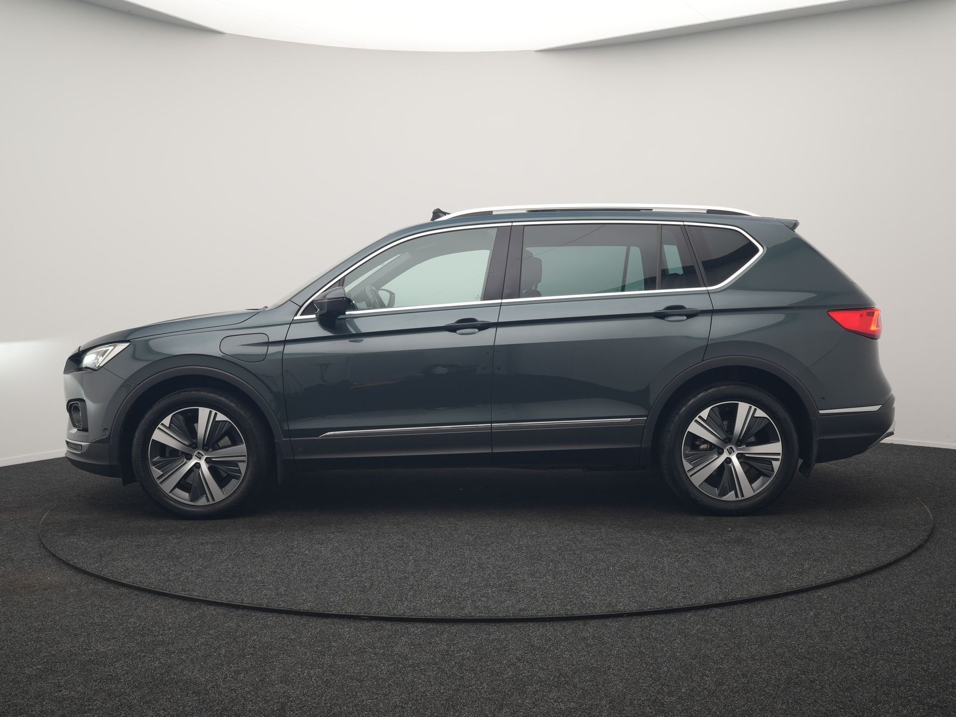 SEAT Tarraco 1.4 TSI e-Hybrid Xcellence PHEV 245pk | Trekhaa, Auto's, Seat, Euro 6, Adaptive Cruise Control, Grijs, Hybride Elektrisch/Benzine