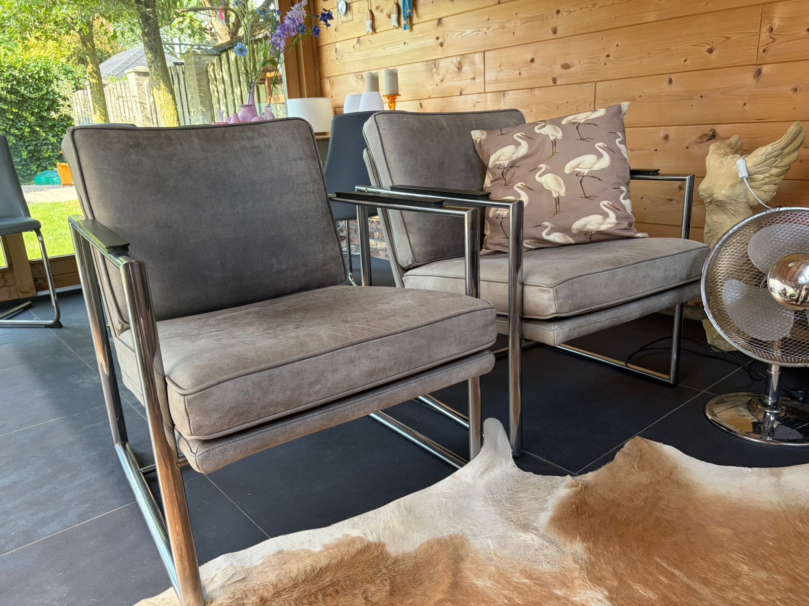 Twee design fateuils, Ophalen, Zo goed als nieuw, 75 tot 100 cm, Leer