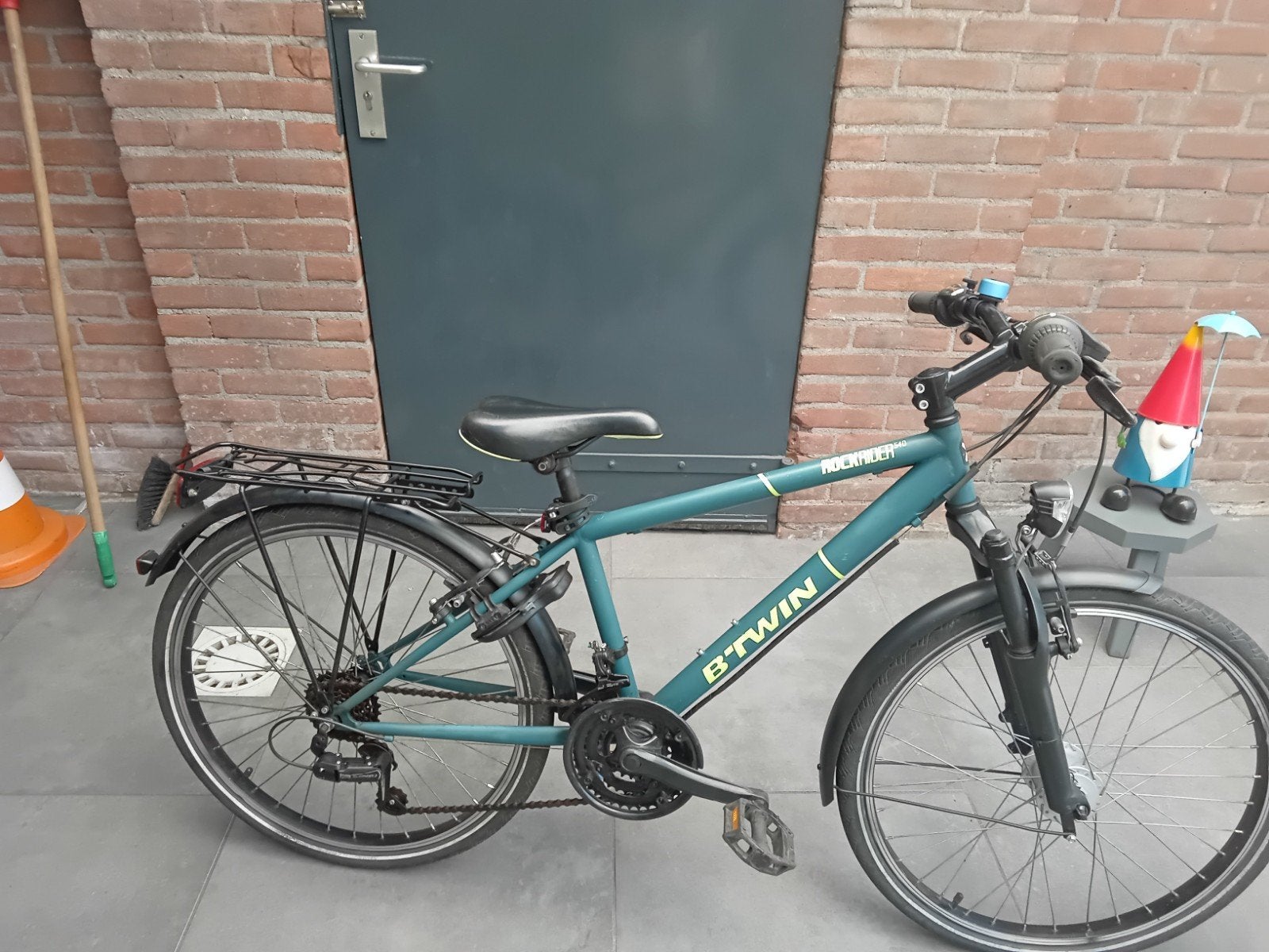 B-Twin 24 inch 18 versnel. jongensfiets zeer nette fiets., Velgrem, Versnellingen, Minder dan 49 cm, Zo goed als nieuw