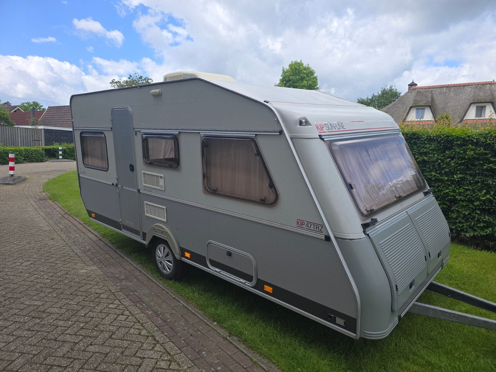 KIP Sunline 47 TRZ met dakairco en vast bed, Vast bed, Kip, Kachel, Treinzit