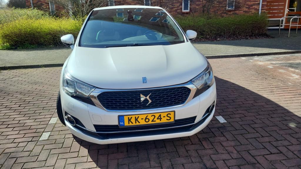 Zeer luxe Gereserveerd  tot morgen 14 uur, Auto's, Euro 5, Stof, 4 cilinders, Wit