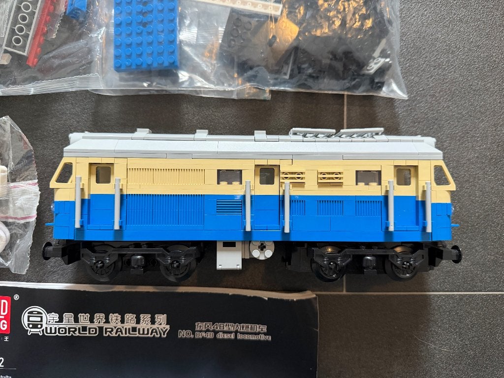 Mouldking 120023 locomotief /trein compatible met bouwstenen, Ophalen of Verzenden, Nieuw, Overige merken