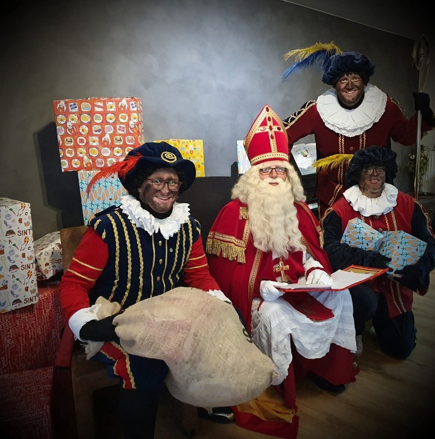 Bezoek van Sinterklaas en zijn Pieten, Ophalen of Verzenden, Nieuw