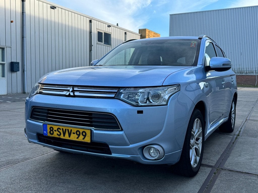Mitsubishi Outlander 2.0 PHEV Instyle 4WD LPG GAZ, Auto's, 4 cilinders, Zwart, Vierwielaandrijving, Hybride Elektrisch/Benzine