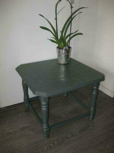 Oud vierkant eiken tafeltje grijs geschilderd., Ophalen, Vierkant, Minder dan 55 cm, 45 tot 60 cm
