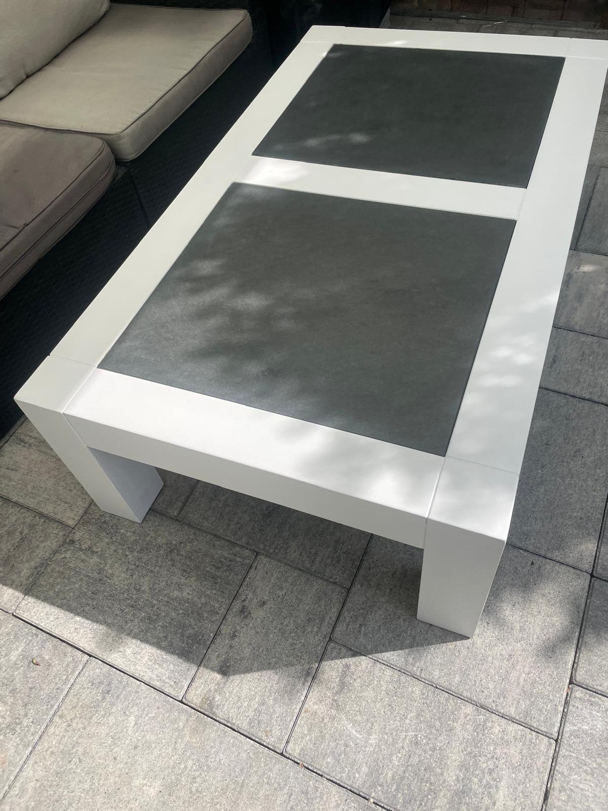 Houten salontafel met grijze steenlook inleg, Ophalen, 100 tot 150 cm, 50 tot 100 cm, Zo goed als nieuw