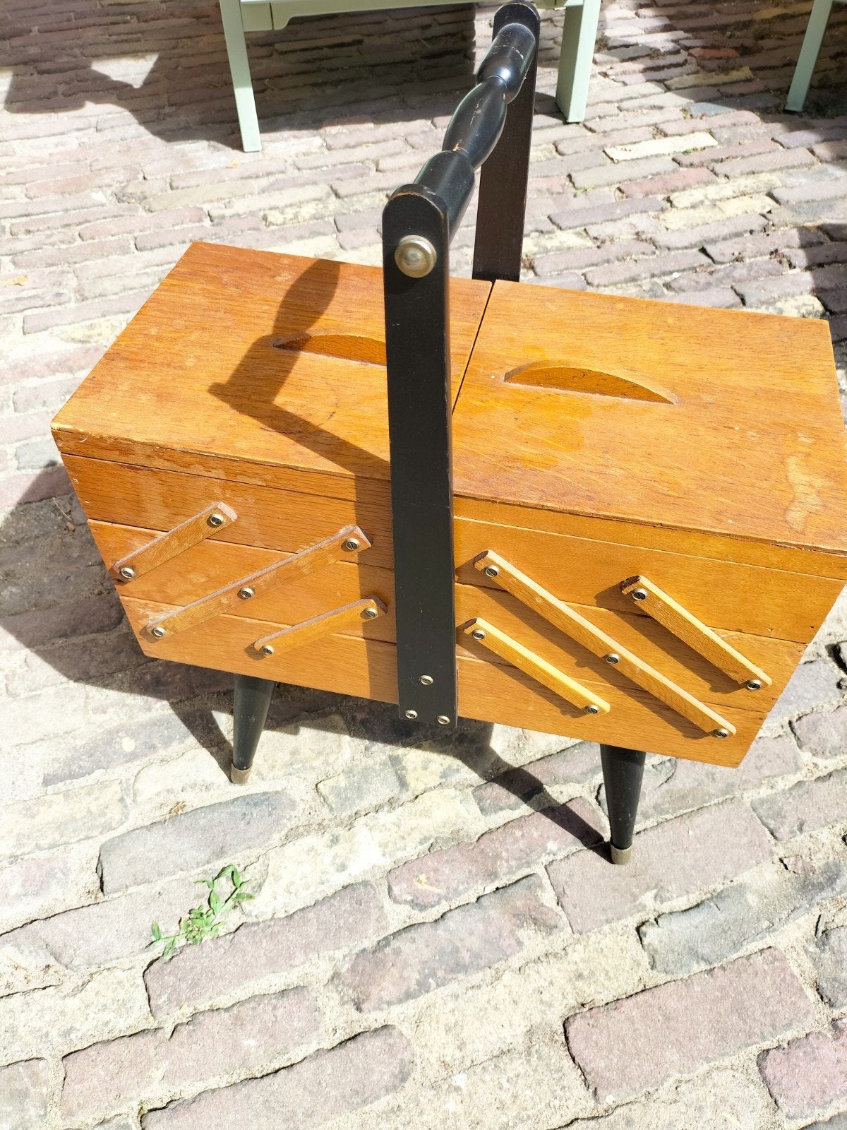 Vintage houten naaikist op pootjes, Ophalen, Gebruikt, Overige typen