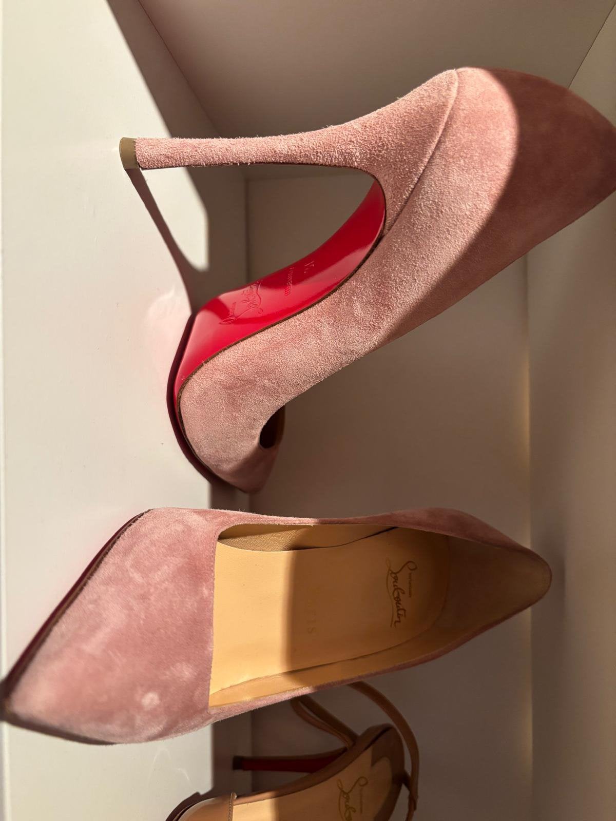 Louboutins maar 37 nieuw!, Ophalen of Verzenden, Zo goed als nieuw, Zwart
