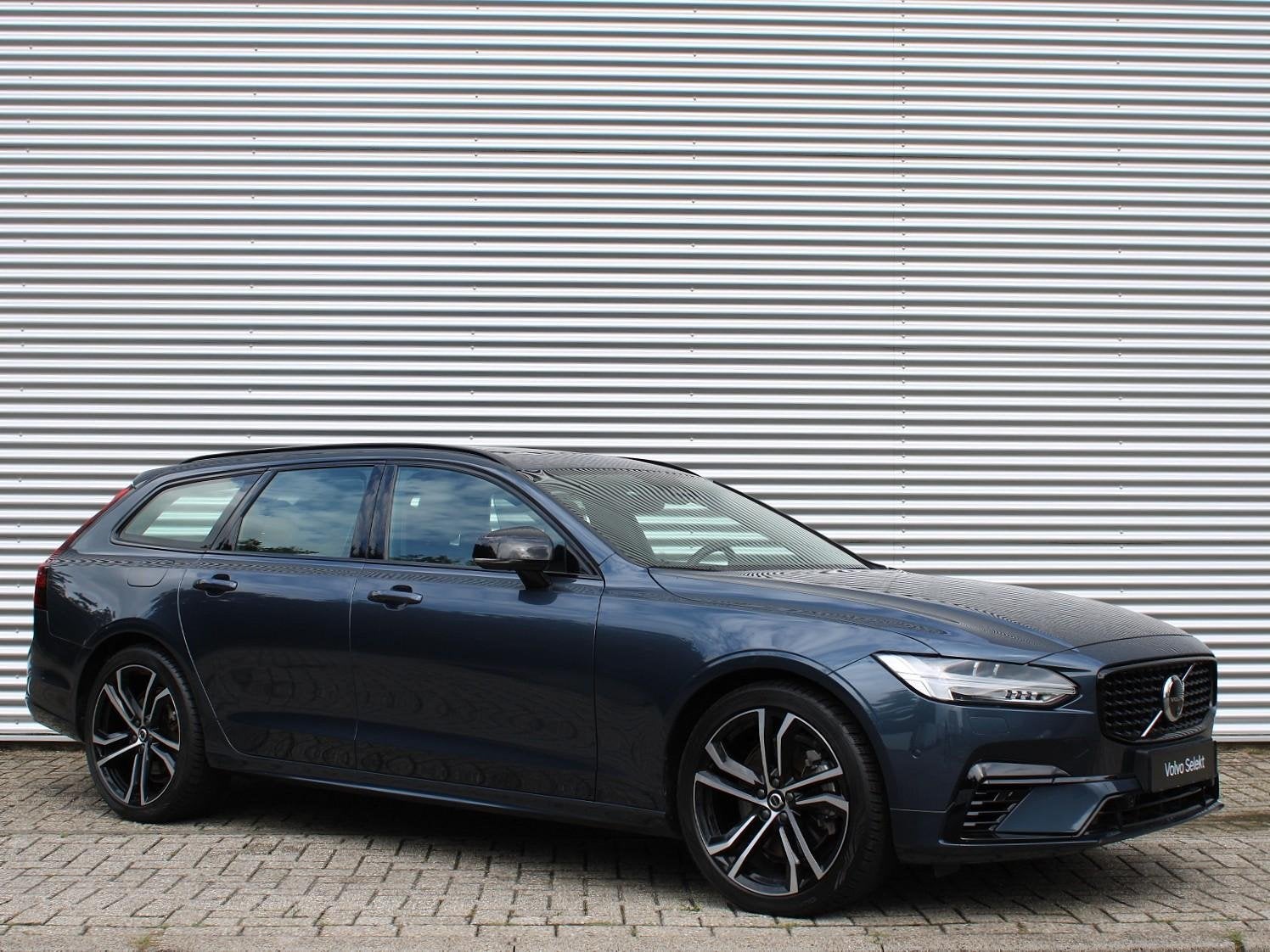 Volvo V90 2.0 T8 Plug-in hybrid AWD Ultra Dark Automaat / Pa, Auto's, Automaat, 4 cilinders, Blauw, 180 min