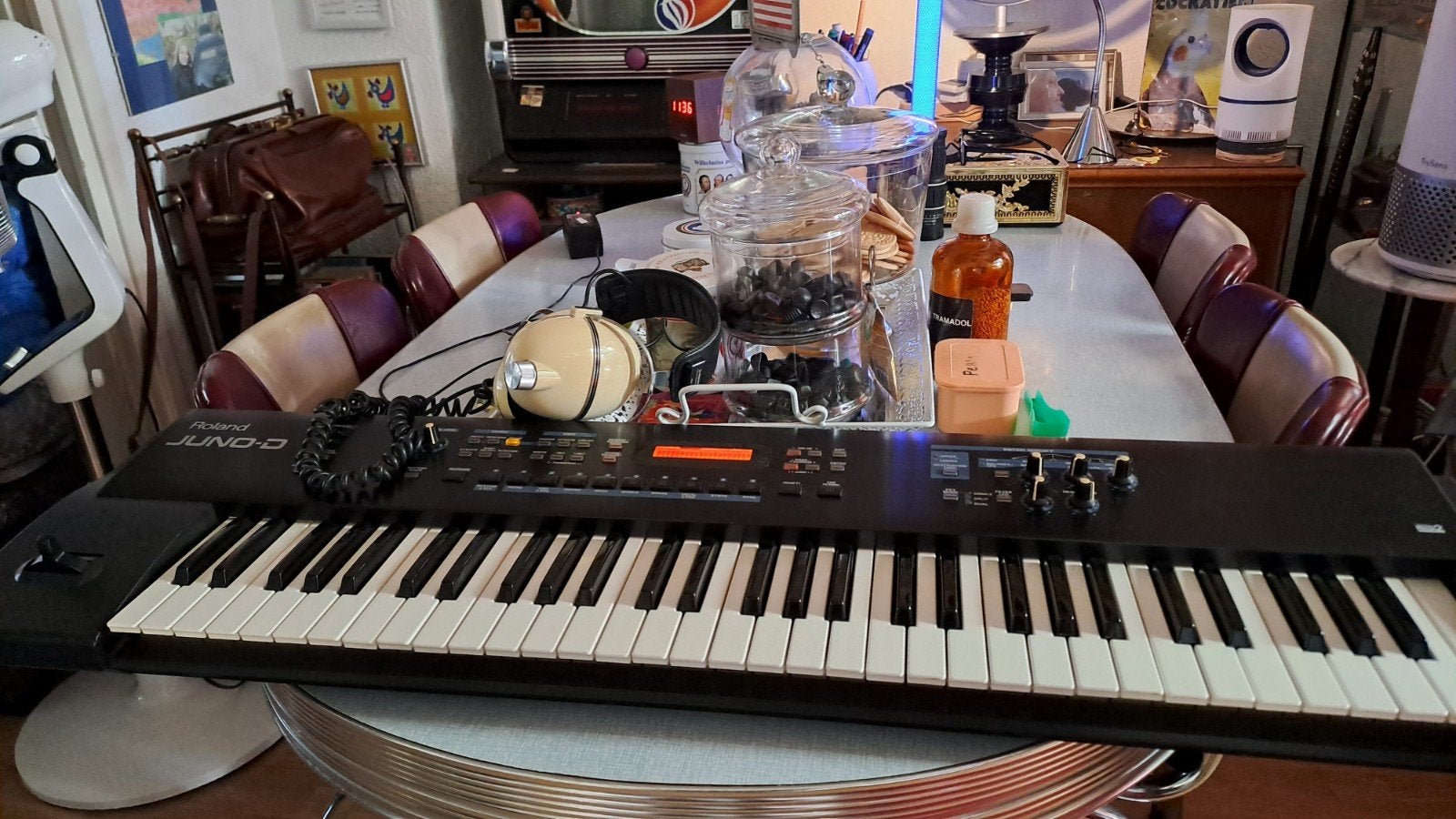 Roland JUNO-D Synthesizer -, Muziek en Instrumenten, Ophalen, Roland, Met midi-aansluiting, 61 toetsen