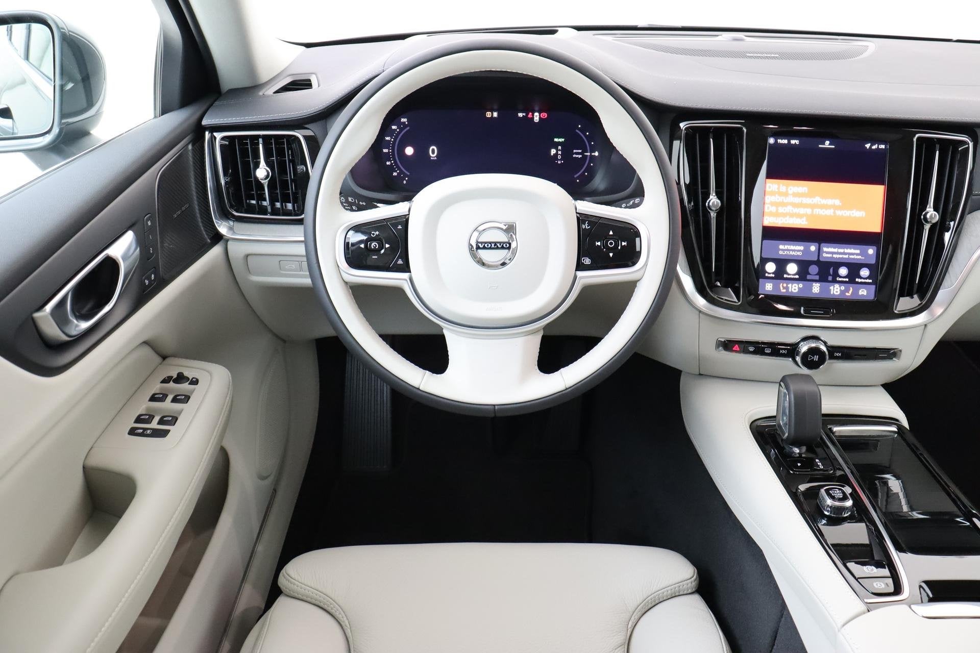 Volvo V60 T6 PLUG-IN HYBRID AWD ULTRA BRIGHT -PANO.DAK|HARMA, Auto's, Automaat, 12 maanden, Euro 6, 180 min