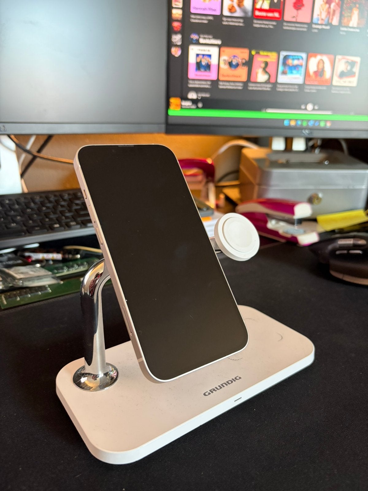iPhone 13 - 128GB - Starlight (Wit) + Complete Accessoireset, 128 GB, Wit, IPhone 13, Ophalen of Verzenden