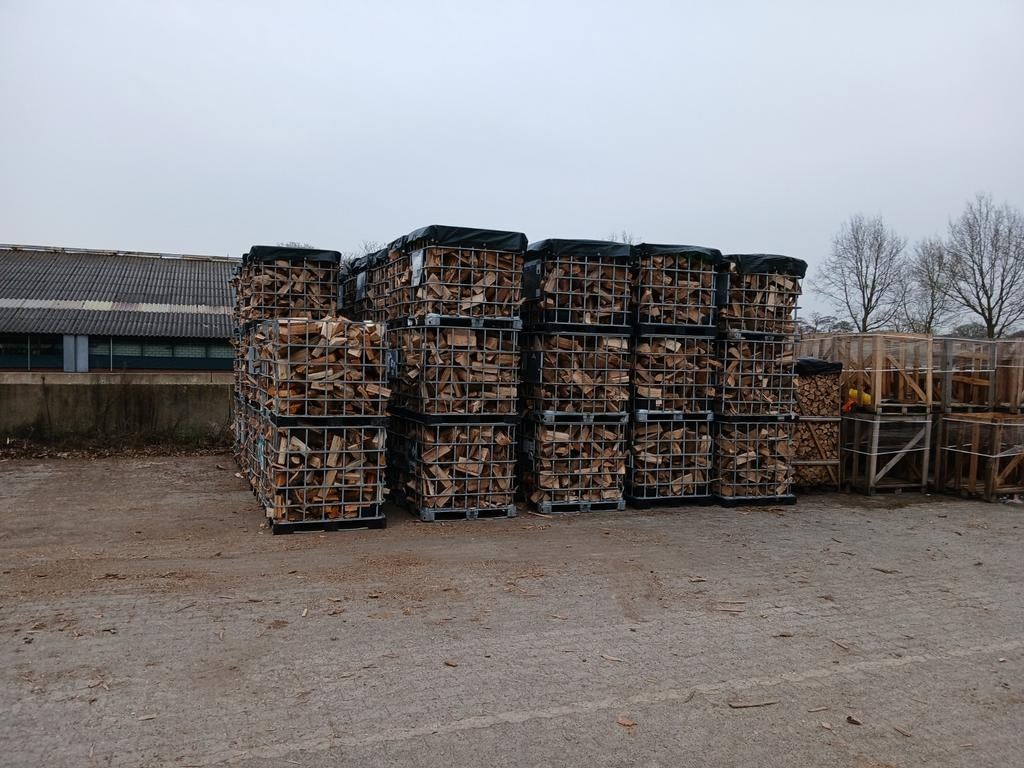 Droog Brandhout,€ 125 p/m3 Eiken(85%), Essen(15%), 6 m³ of meer, Ophalen of Verzenden, Eikenhout, Blokken