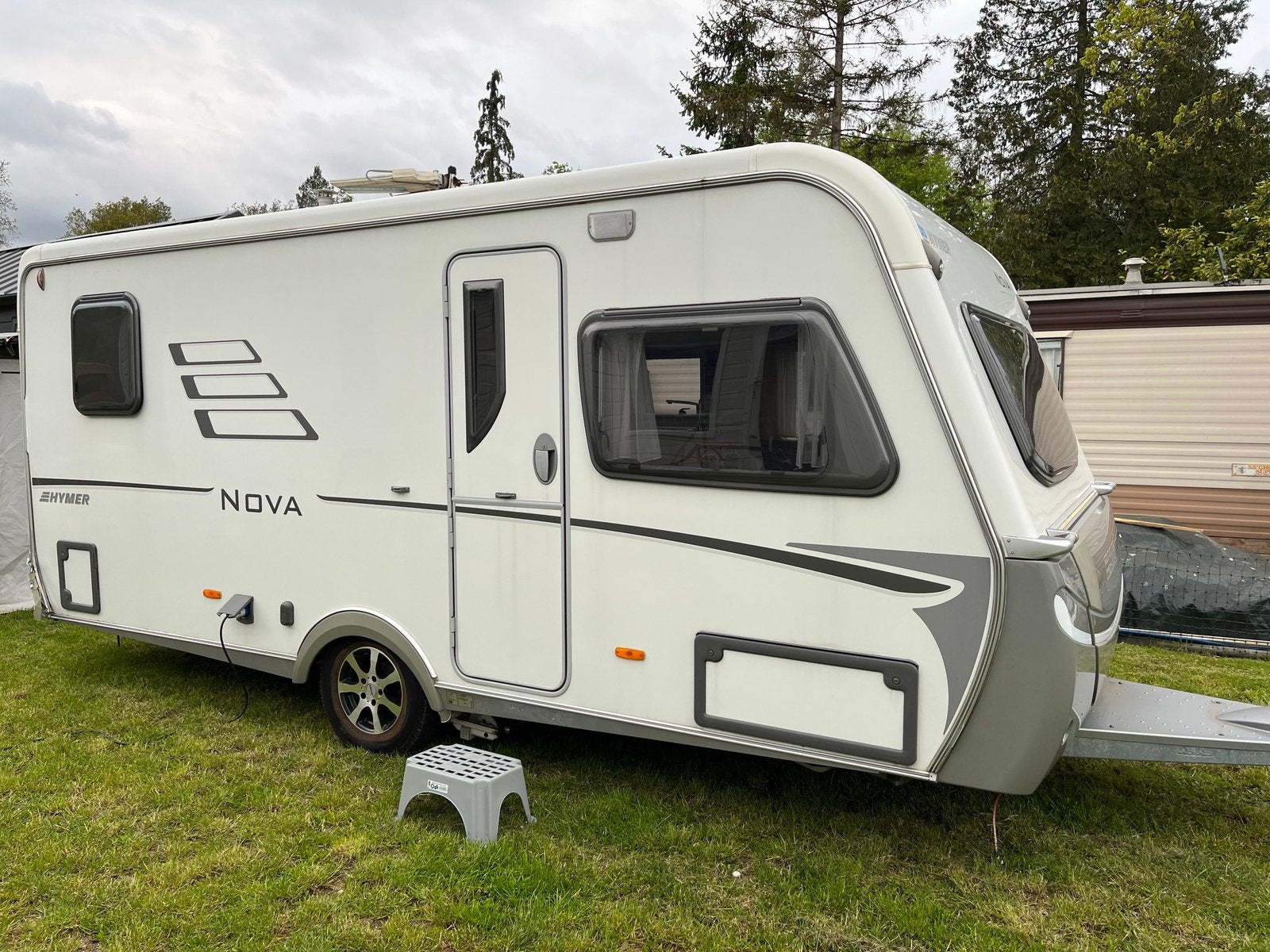 Hymer Eriba Nova 465 + mover, Mover, Rondzit, Particulier, Eriba