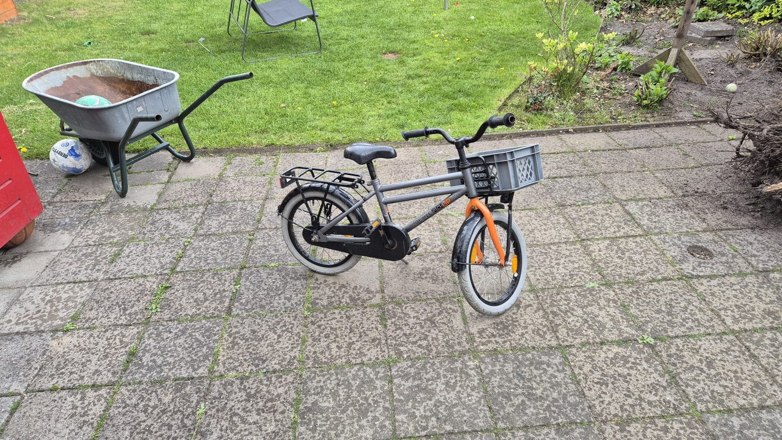 Kinderfiets 16 inch, met mandje, Fietsen en Brommers, Fietsen | Kinderfietsjes, Ophalen, Gebruikt, Terugtraprem, 16 tot 20 inch