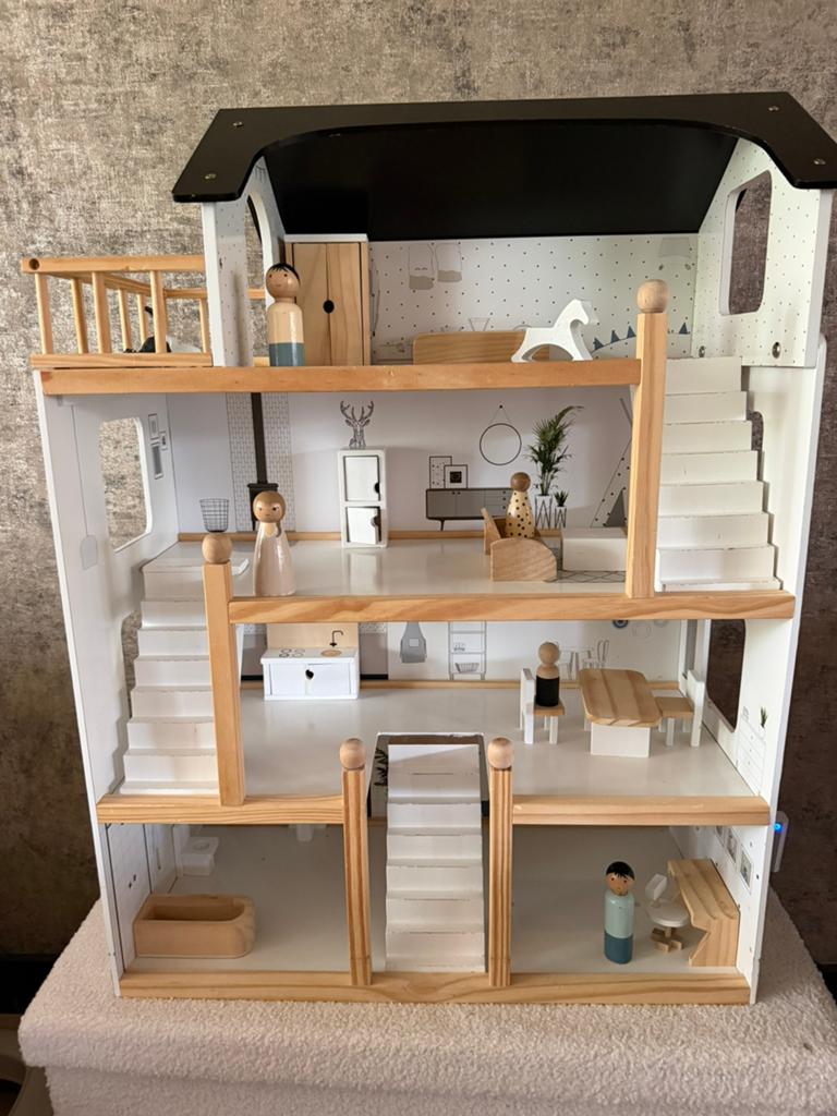 Petit amelie poppenhuis, Ophalen, Zo goed als nieuw, Poppenhuis