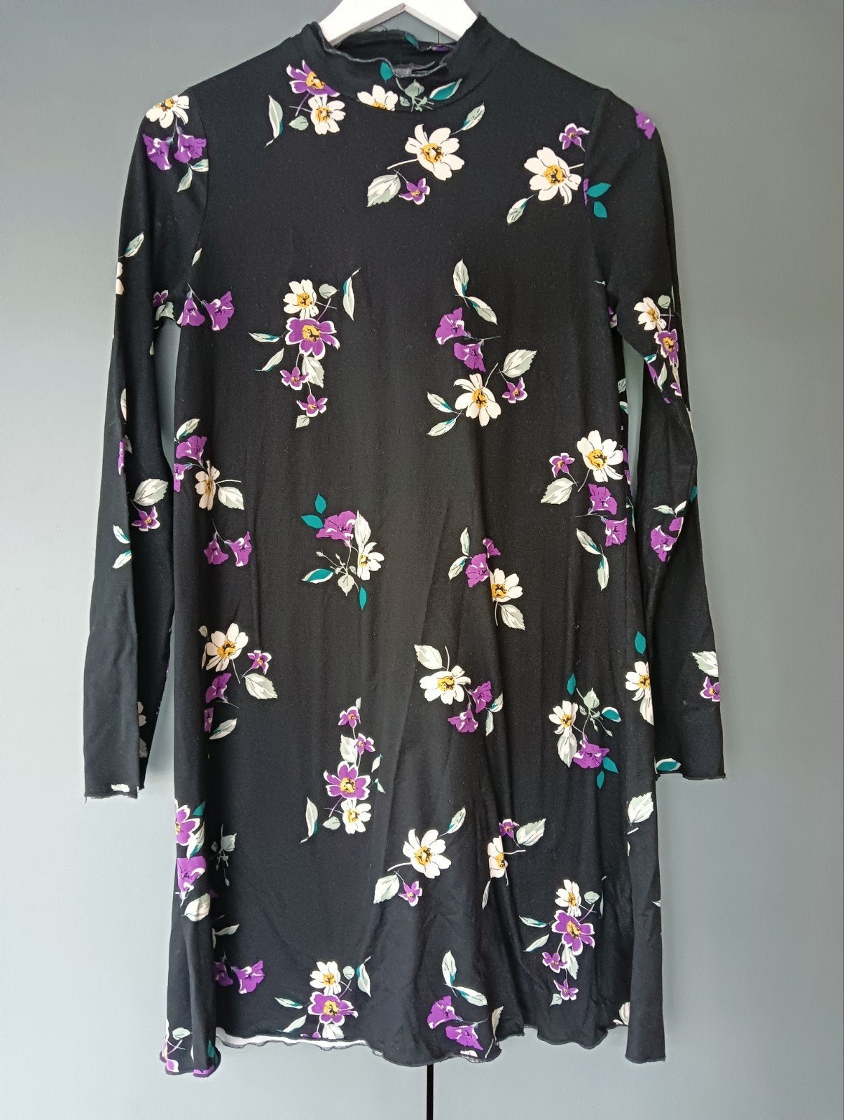 Winter jurk van Primark mt M,zwart met paarse bloemen, Maat 38/40 (M), Primark, Zwart, Ophalen of Verzenden