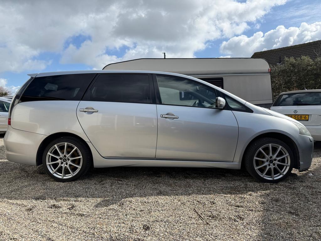 Mitsubishi Grandis 2.4-16V Intense Paris Pack 6p Automaat Pa, Auto's, Mitsubishi, Zwart, Startonderbreker, Bedrijf, 6 stoelen