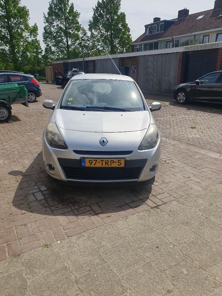 Renault Clio 1.5 DCI 65KW 5-DRS 2012 Grijs, Auto's, Voorwielaandrijving, Euro 5, Zwart, 4 cilinders