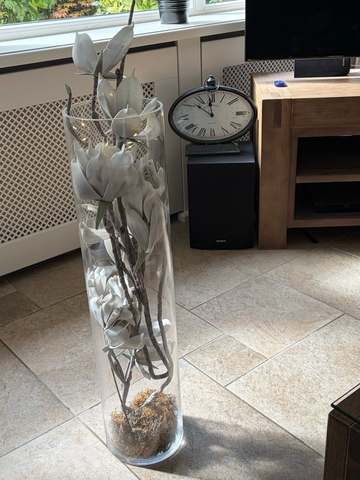 Grote glazen vaas met   Magnolia’s 15 doorsnee en 70cm hoog, Ophalen, Transparant, Inclusief decoratie, Glas