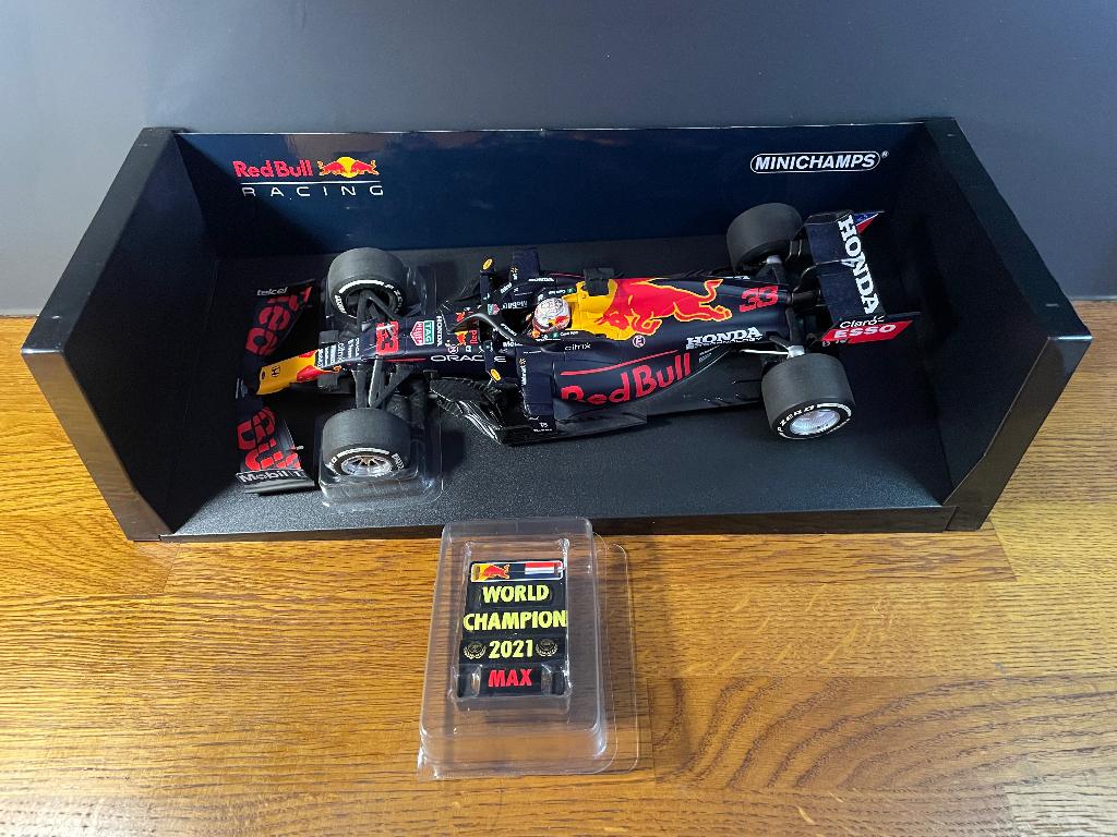 Minichamps 1:18 RB16B GP Abu Dhabi 2021 World Champion, Ophalen of Verzenden, Nieuw, Auto, MiniChamps