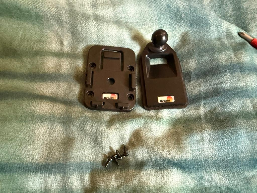 Brodit 215567 TomTom Houder – met kogel – incl. schroeven, Ophalen of Verzenden, Gebruikt