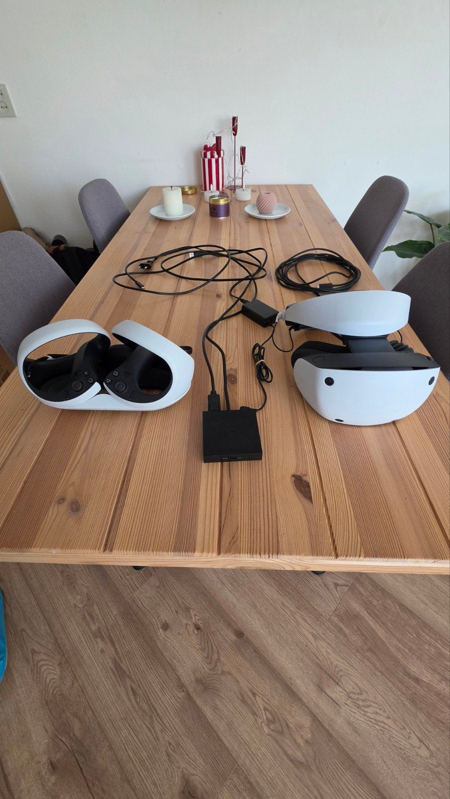 PSVR 2 met oplaadstation en PC VR adapter, Spelcomputers en Games, Ophalen, Zo goed als nieuw, VR-bril, Sony PlayStation